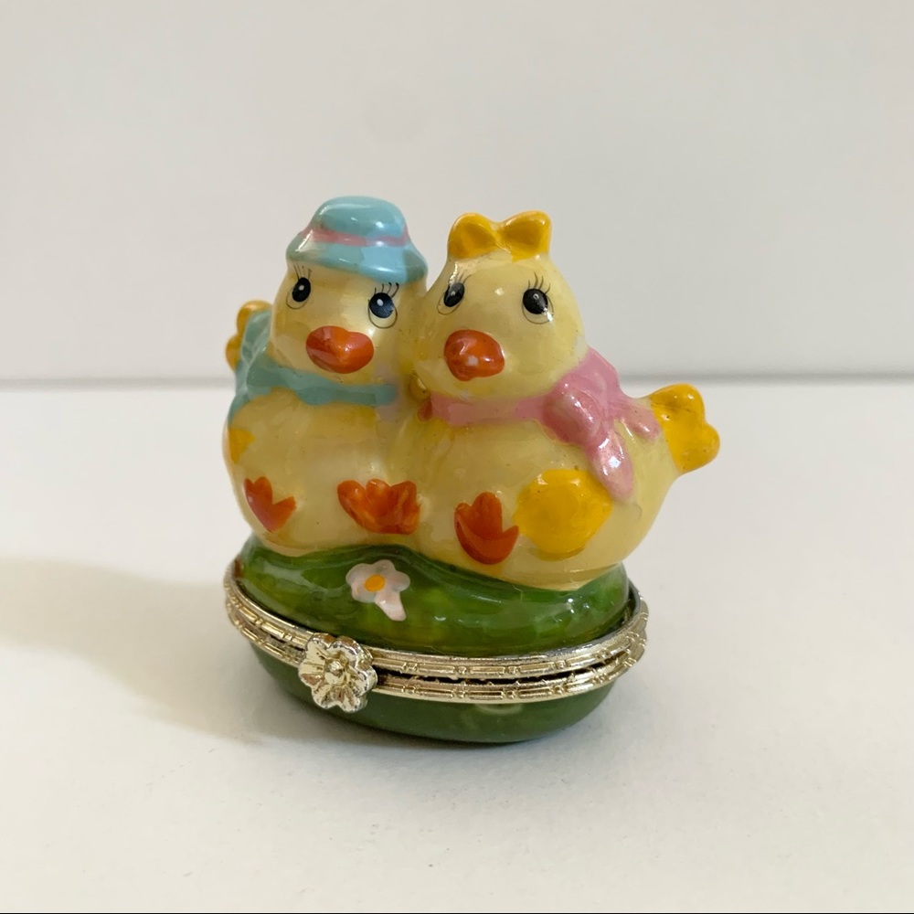 New vintage Little chicks trinket box